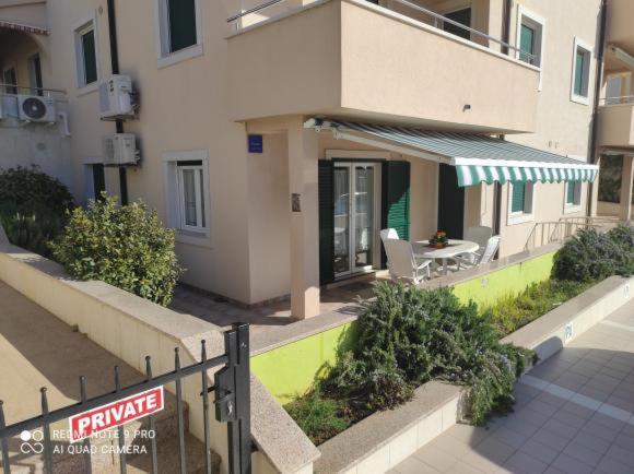 Apartment Anethum Premantura Bagian luar foto