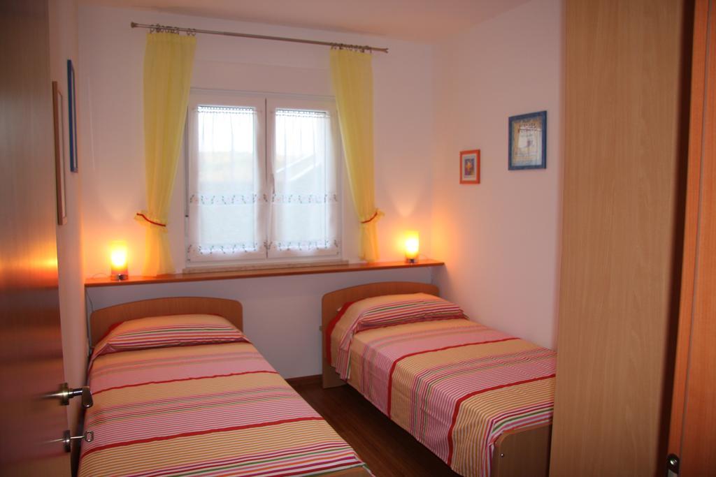 Apartment Anethum Premantura Bagian luar foto