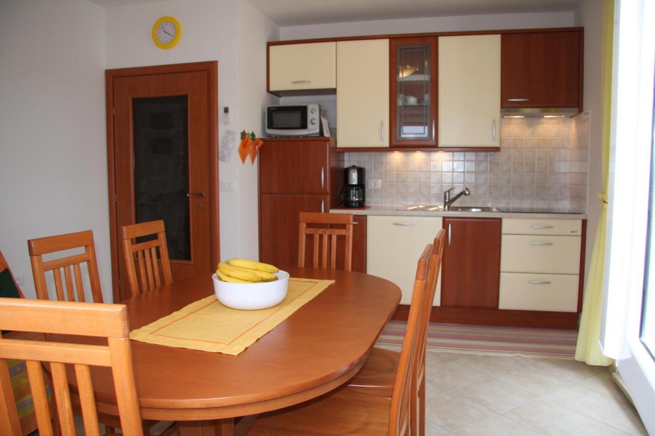 Apartment Anethum Premantura Bagian luar foto